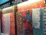 សិល្បះត្បាញក្រណាត់ BATIKតាមប្រែប្រពៃណី របស់ឥណ្ឌូនេស៊ី